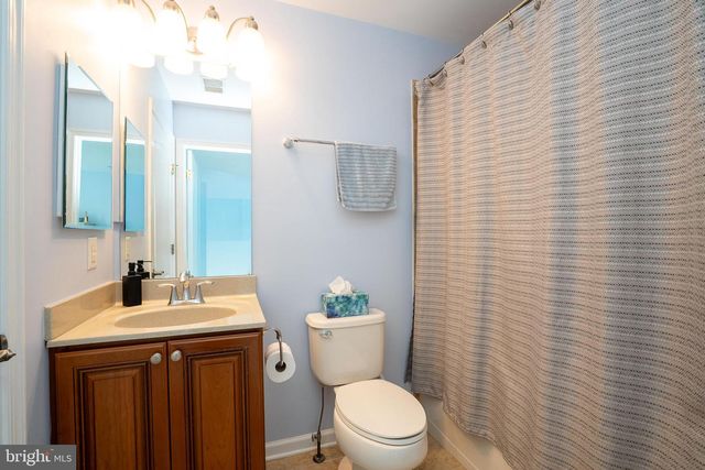 2 DIAMOND SPRING DR, Monroe Twp, NJ 08831