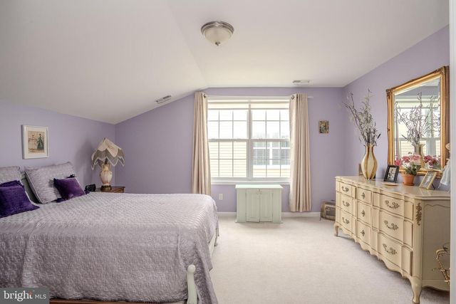 2 DIAMOND SPRING DR, Monroe Twp, NJ 08831