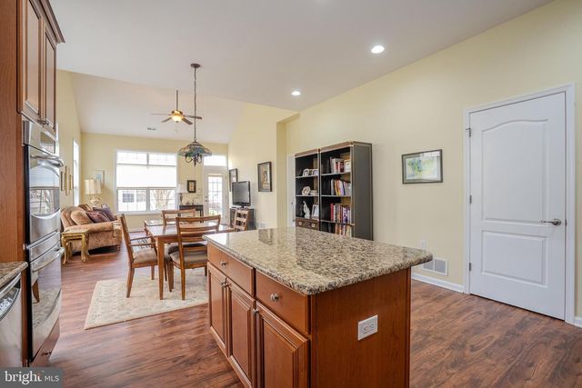 2 DIAMOND SPRING DR, Monroe Twp, NJ 08831