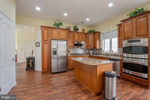2 DIAMOND SPRING DR, Monroe Twp, NJ 08831