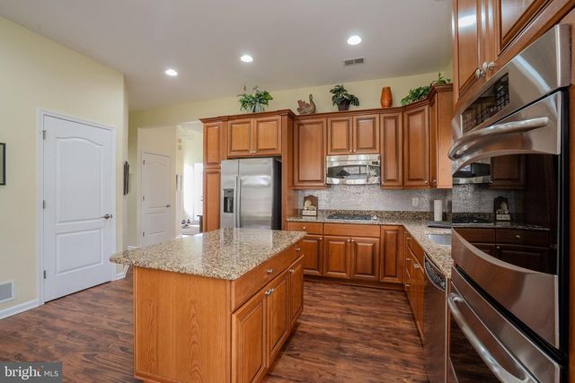 2 DIAMOND SPRING DR, Monroe Twp, NJ 08831