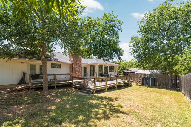 102 Chaparral ST, San Marcos, TX 78666