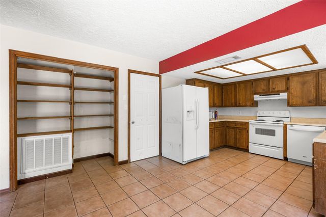 102 Chaparral ST, San Marcos, TX 78666