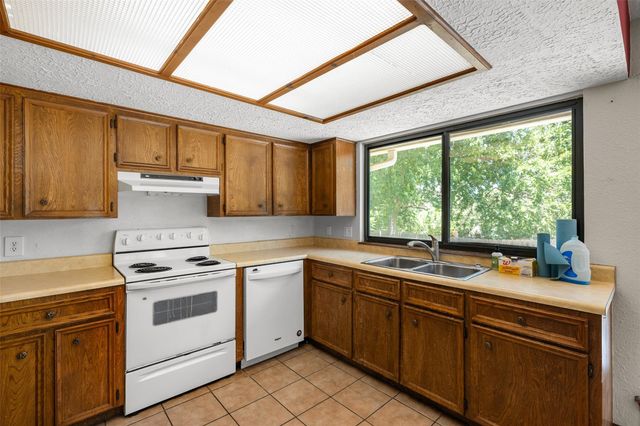 102 Chaparral ST, San Marcos, TX 78666
