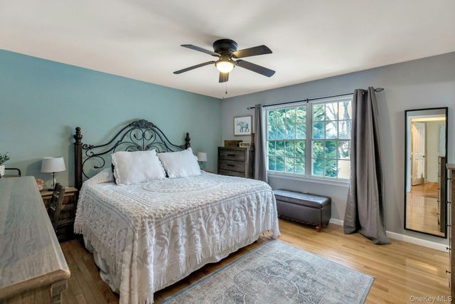 1295 Wilson Place, West Islip, NY 11795