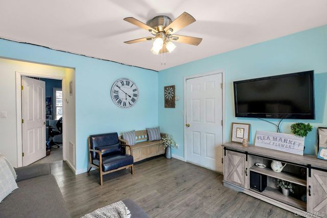 1295 Wilson Place, West Islip, NY 11795