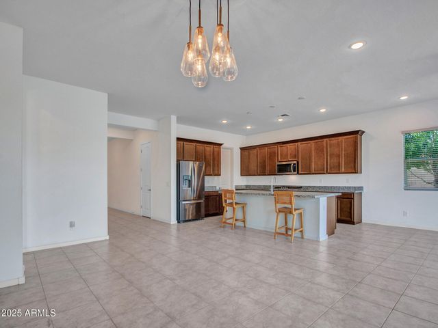 17966 W HIGHLAND Avenue, Goodyear, AZ 85395