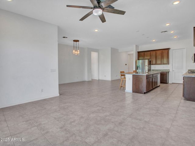 17966 W HIGHLAND Avenue, Goodyear, AZ 85395