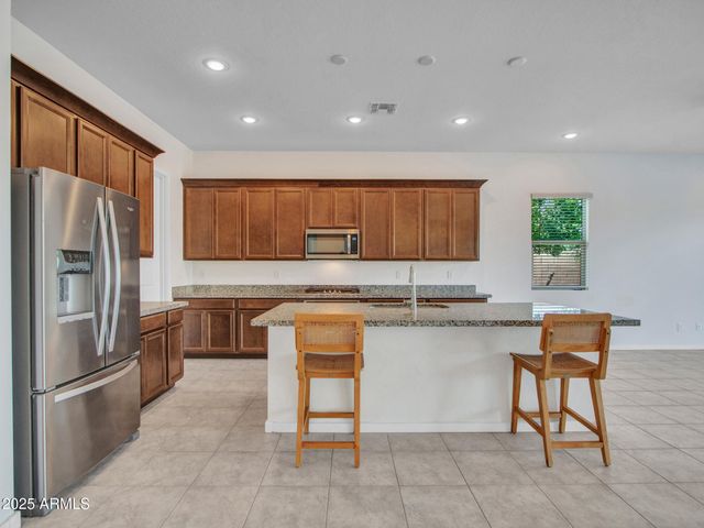 17966 W HIGHLAND Avenue, Goodyear, AZ 85395