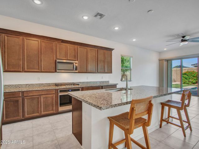 17966 W HIGHLAND Avenue, Goodyear, AZ 85395