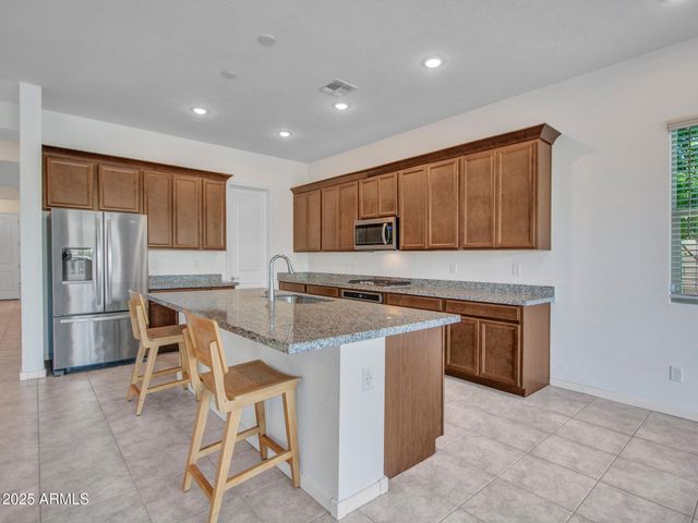 17966 W HIGHLAND Avenue, Goodyear, AZ 85395