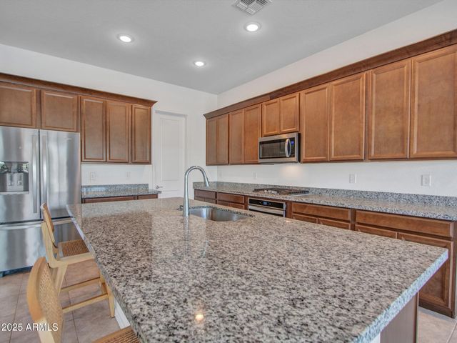 17966 W HIGHLAND Avenue, Goodyear, AZ 85395