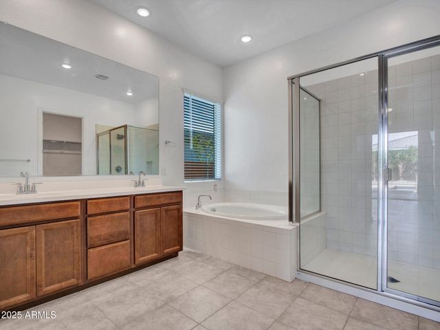 17966 W HIGHLAND Avenue, Goodyear, AZ 85395