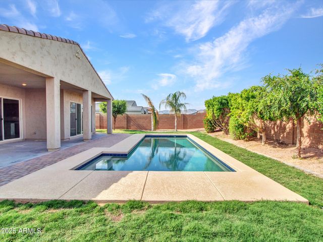 17966 W HIGHLAND Avenue, Goodyear, AZ 85395