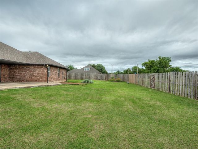 3524 Northridge Terrace, Choctaw, OK 73020