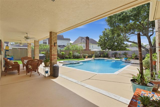 17107 Post Oak Hollow, Spring, TX 77379