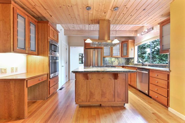 472 Redbud Ct, Murphys, CA 95247