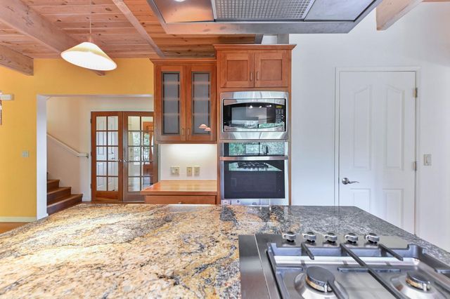 472 Redbud Ct, Murphys, CA 95247