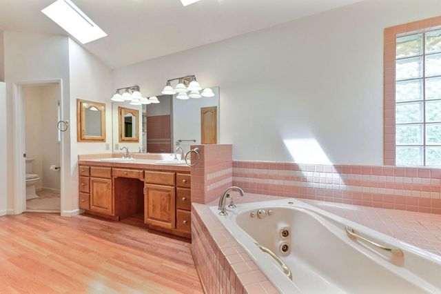 472 Redbud Ct, Murphys, CA 95247