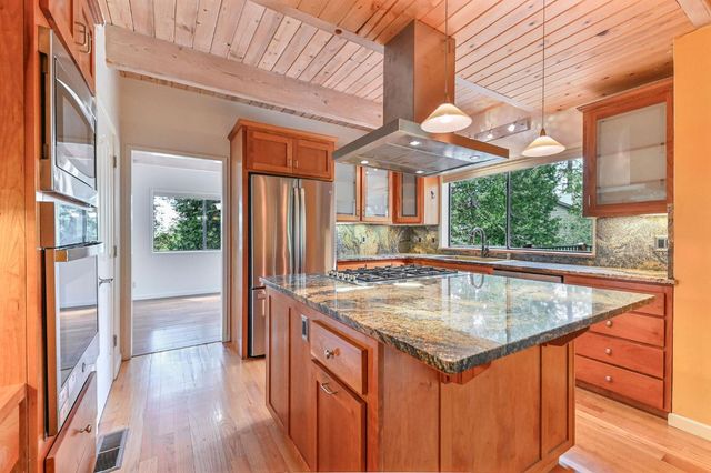 472 Redbud Ct, Murphys, CA 95247