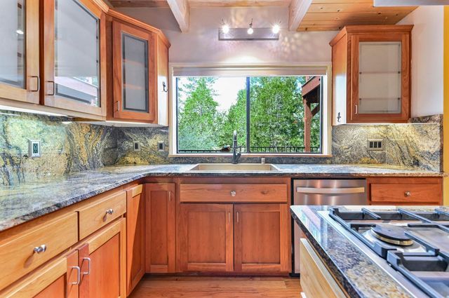 472 Redbud Ct, Murphys, CA 95247