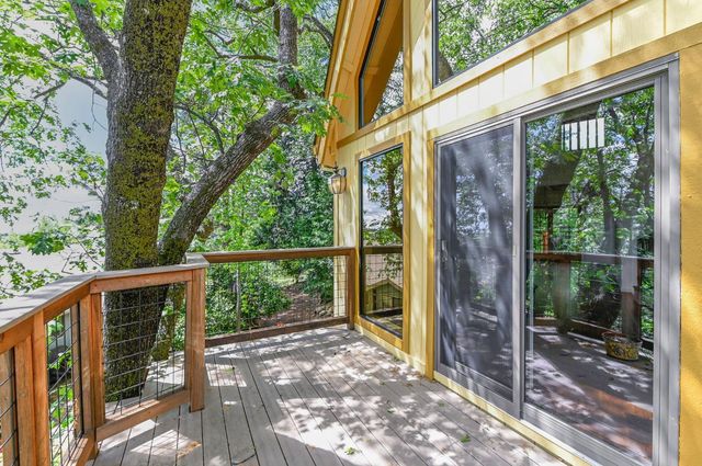 472 Redbud Ct, Murphys, CA 95247