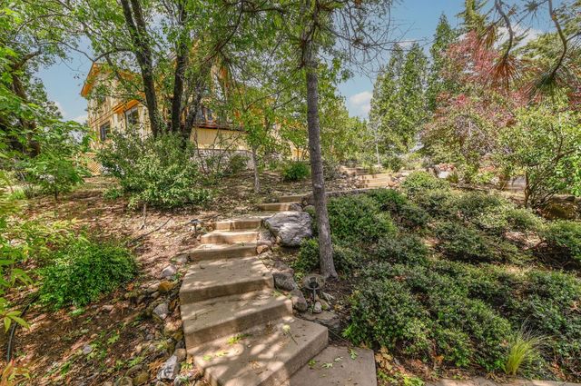 472 Redbud Ct, Murphys, CA 95247