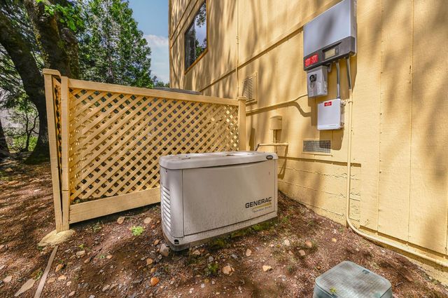 472 Redbud Ct, Murphys, CA 95247