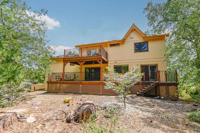 472 Redbud Ct, Murphys, CA 95247