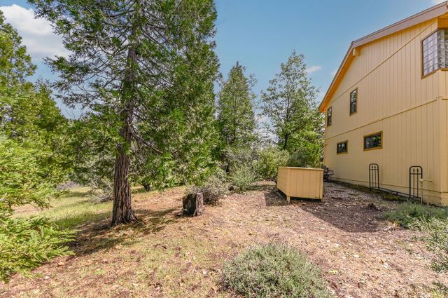 472 Redbud Ct, Murphys, CA 95247