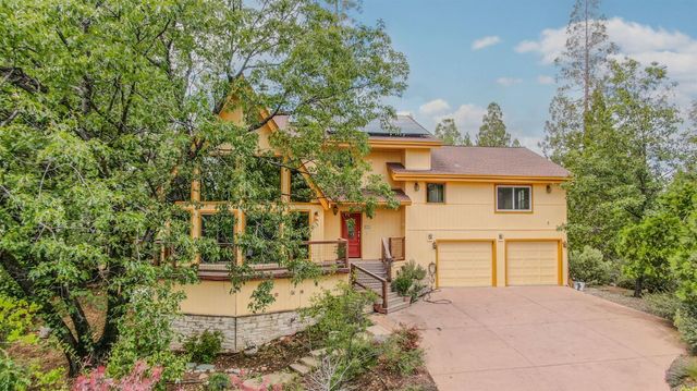 472 Redbud Ct, Murphys, CA 95247