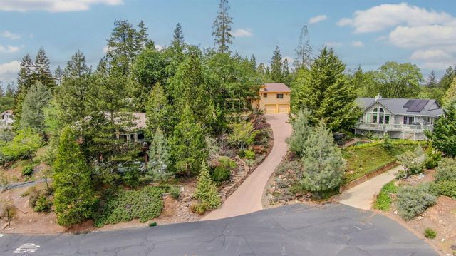 472 Redbud Ct, Murphys, CA 95247