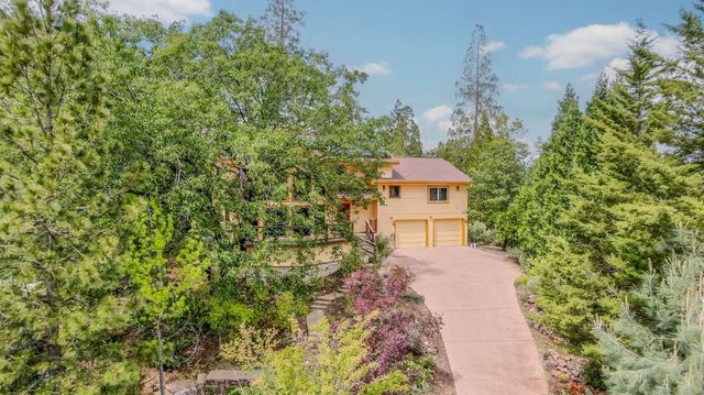 472 Redbud Ct, Murphys, CA 95247