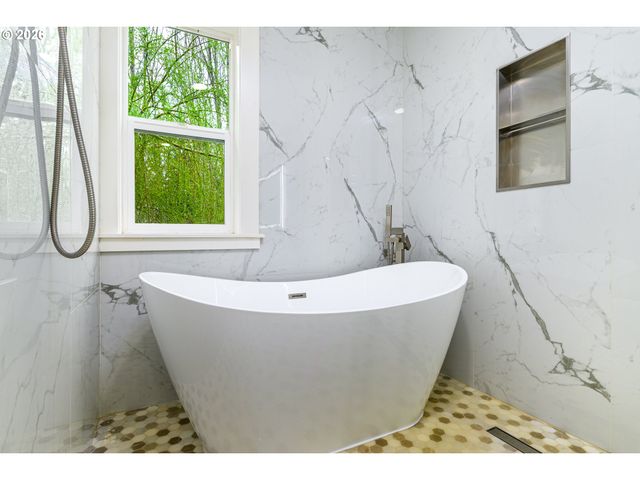 12989 Se MOUNTAIN GATE Rd, Happy Valley, OR 97086