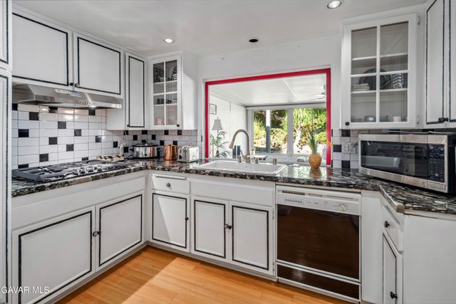 19427 Oak Crossing Road, Santa Clarita, CA 91321