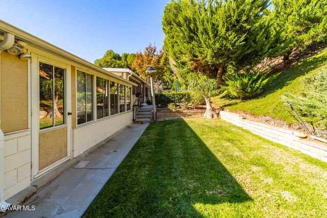 19427 Oak Crossing Road, Santa Clarita, CA 91321