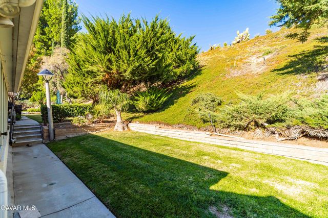 19427 Oak Crossing Road, Santa Clarita, CA 91321