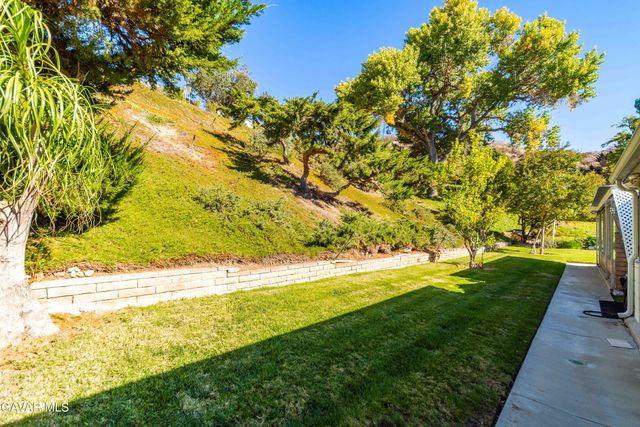 19427 Oak Crossing Road, Santa Clarita, CA 91321