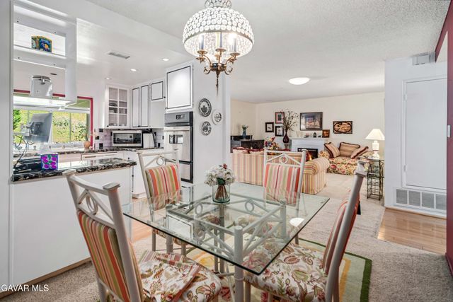 19427 Oak Crossing Road, Santa Clarita, CA 91321