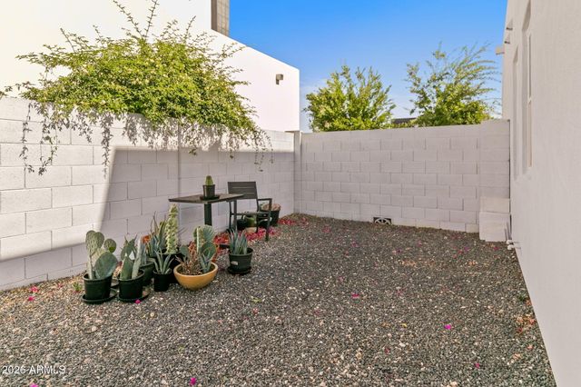 2750 E Yale Street, Phoenix, AZ 85008