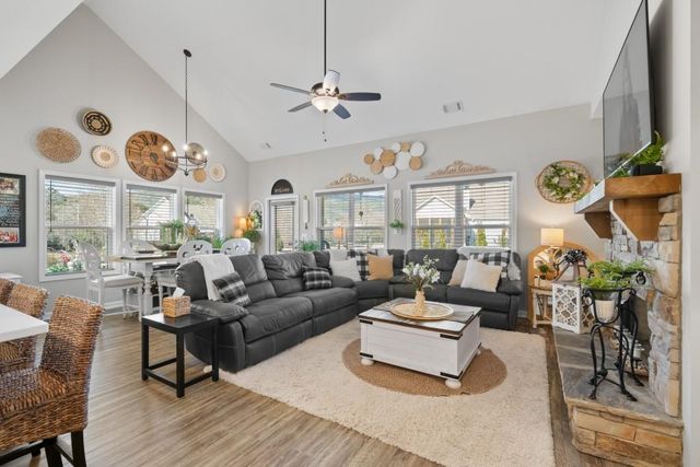 94 Hawks Trail, Waleska, GA 30183