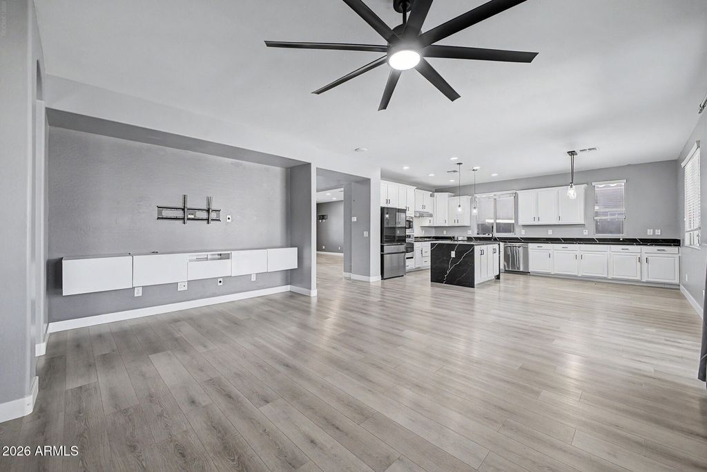 250 W YELLOW WOOD Avenue, San Tan Valley, AZ 85140 — photo 5