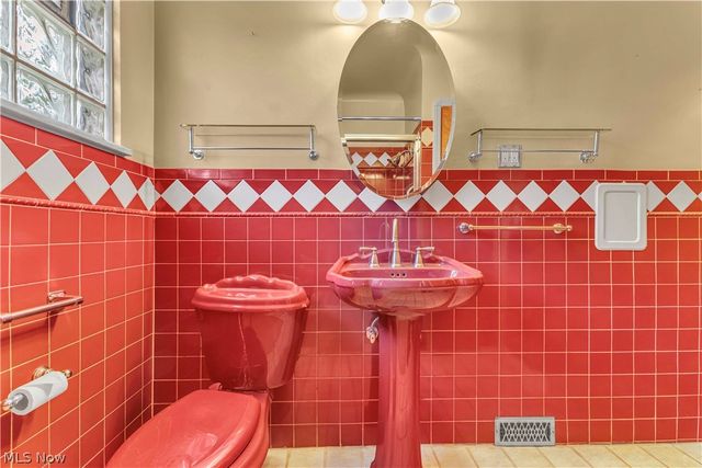 23290 Hilliard Boulevard, Westlake, OH 44145