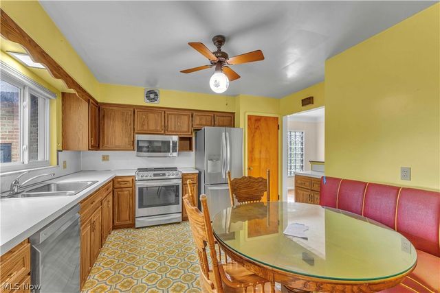 23290 Hilliard Boulevard, Westlake, OH 44145