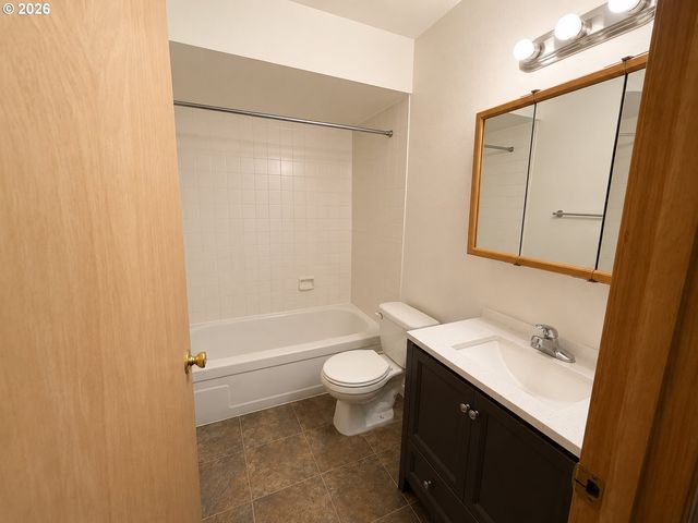 7661 N Vancouver Ave, Portland, OR 97217