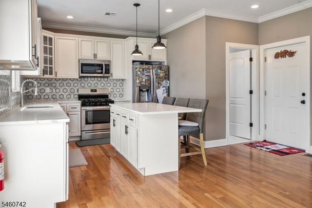 75 Bowlby St, Dover Town, NJ 07801