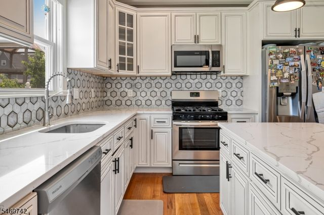 75 Bowlby St, Dover Town, NJ 07801