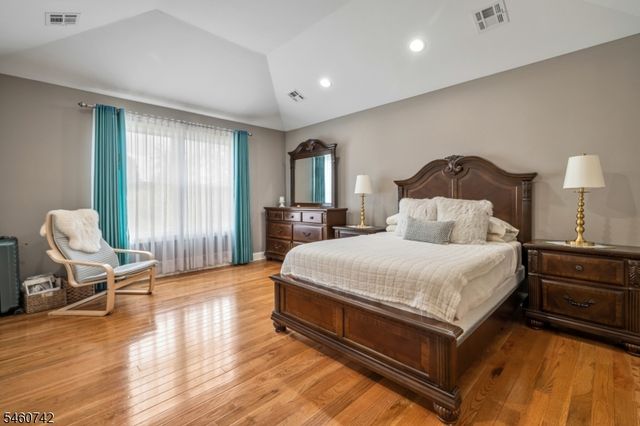 75 Bowlby St, Dover Town, NJ 07801