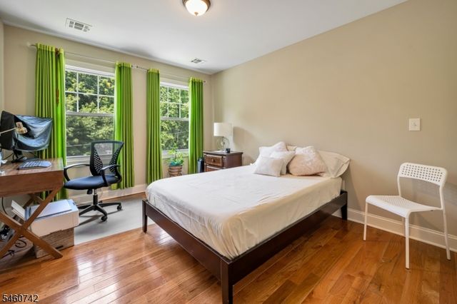 75 Bowlby St, Dover Town, NJ 07801