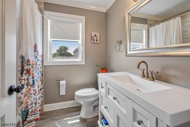 75 Bowlby St, Dover Town, NJ 07801